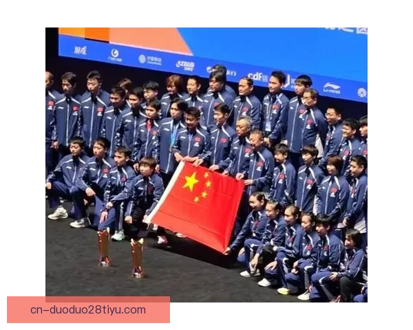 林诗栋一年无冠被逆转黑脸合影